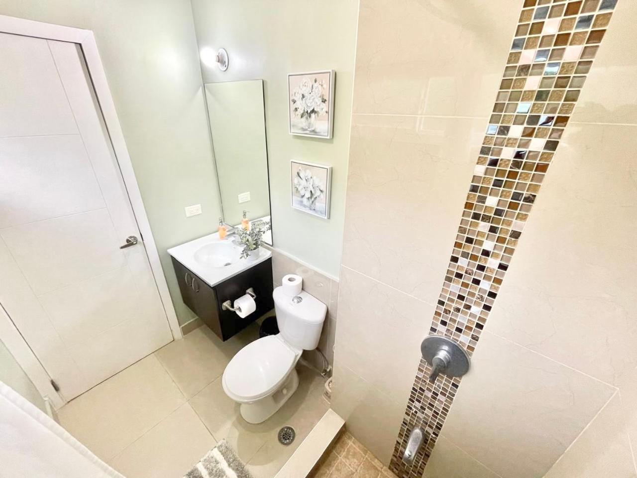 Modern 3 Bedroom Condo In Private Community #8 Petit Valley Bagian luar foto