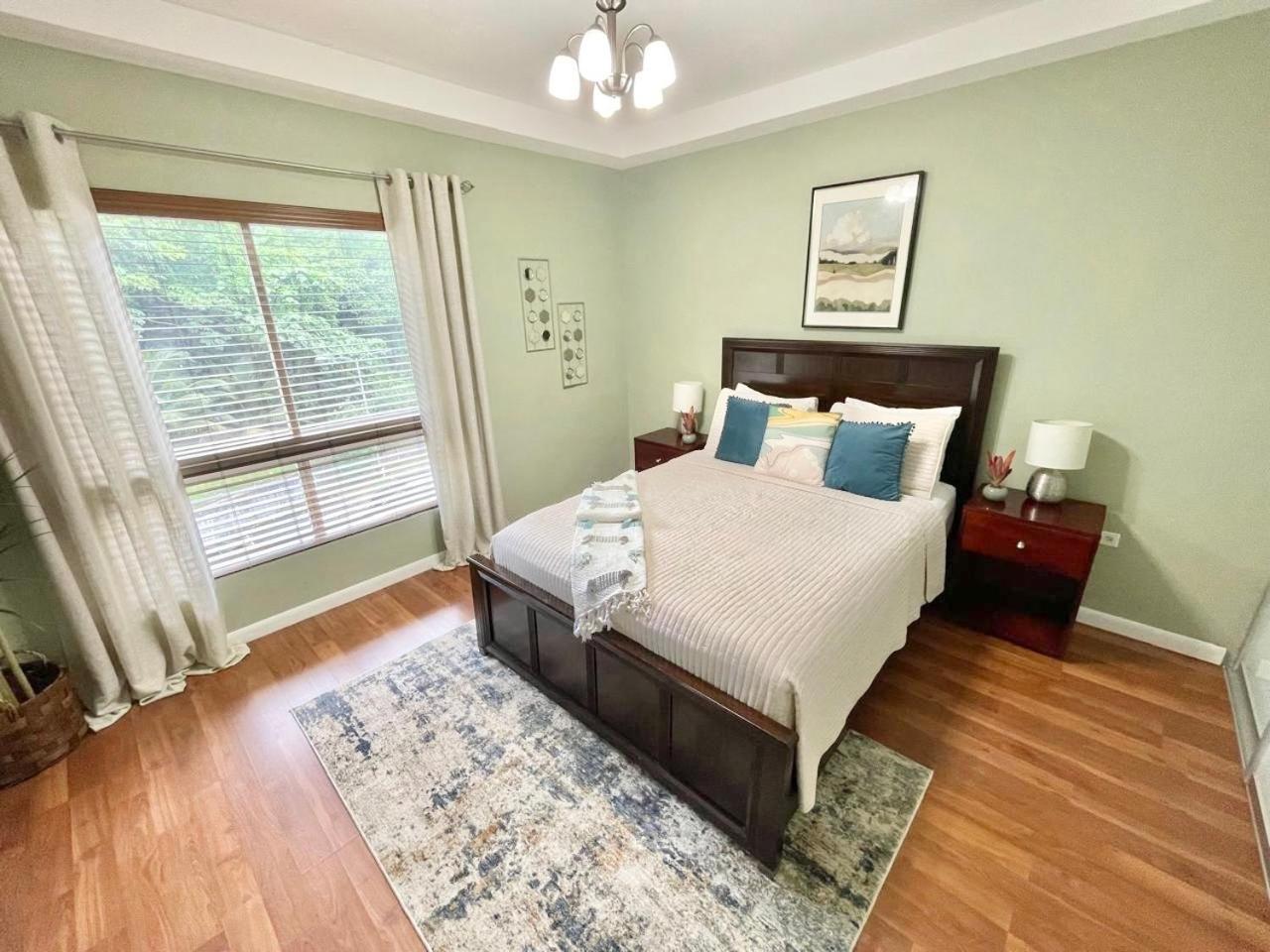 Modern 3 Bedroom Condo In Private Community #8 Petit Valley Bagian luar foto
