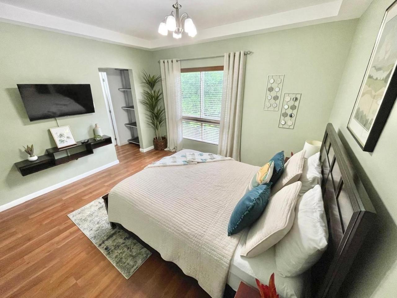 Modern 3 Bedroom Condo In Private Community #8 Petit Valley Bagian luar foto