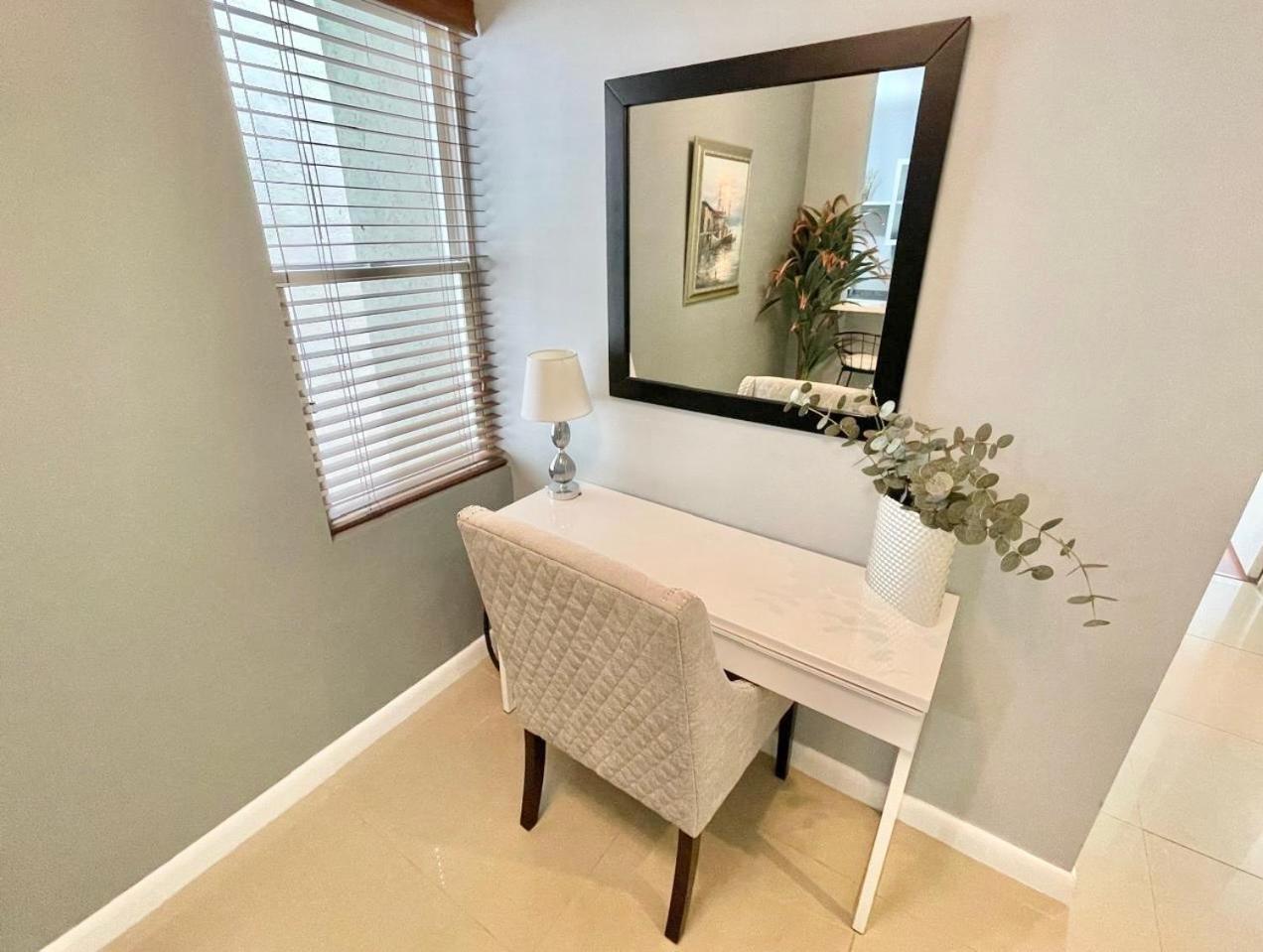 Modern 3 Bedroom Condo In Private Community #8 Petit Valley Bagian luar foto